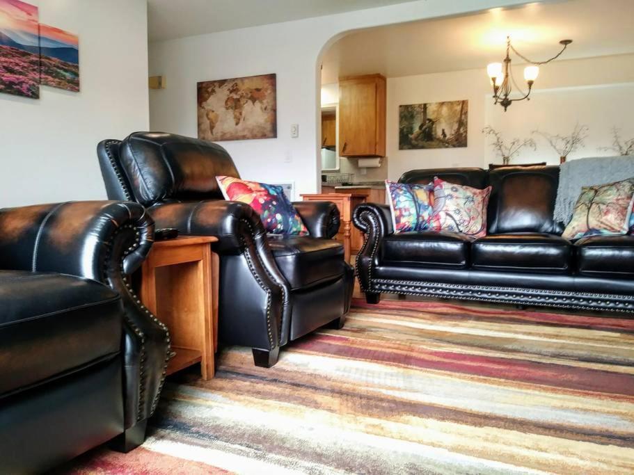 Sauna & Steam Larch Avenue Getaway Villa พอร์ตแองเจลิส ภายนอก รูปภาพ