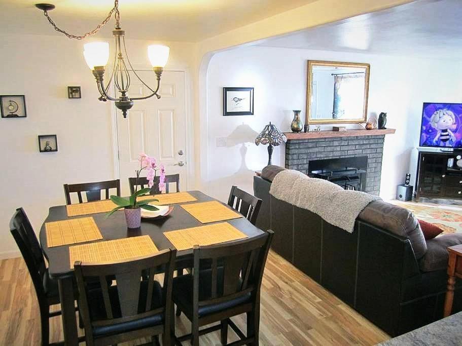 Sauna & Steam Larch Avenue Getaway Villa พอร์ตแองเจลิส ภายนอก รูปภาพ