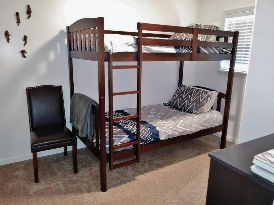 Sauna & Steam Larch Avenue Getaway Villa พอร์ตแองเจลิส ภายนอก รูปภาพ
